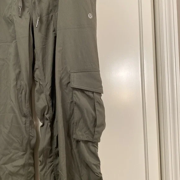 Lululemon dance studio cargo pants - Picture 3 of 5